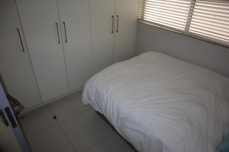 To Let 1 Bedroom Property for Rent in Sea Point Western Cape